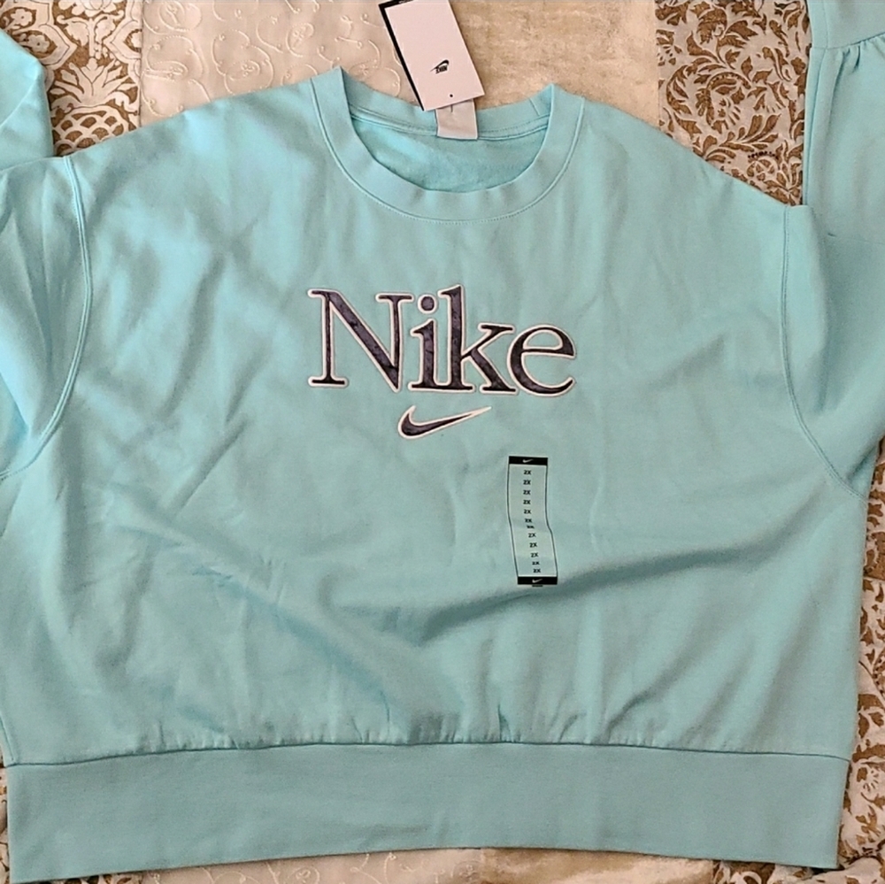 Nike 2X Graphic Sweatshirt - Pit 31" ; Length 26"